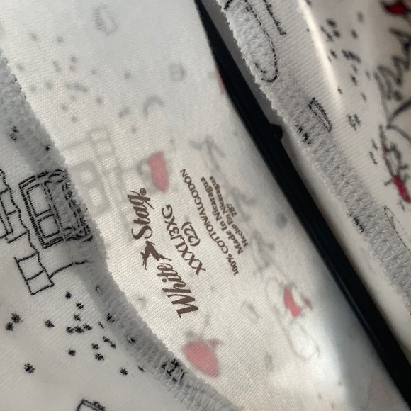 Christmas Turtle neck long sleeve top. - Picture 7 of 8